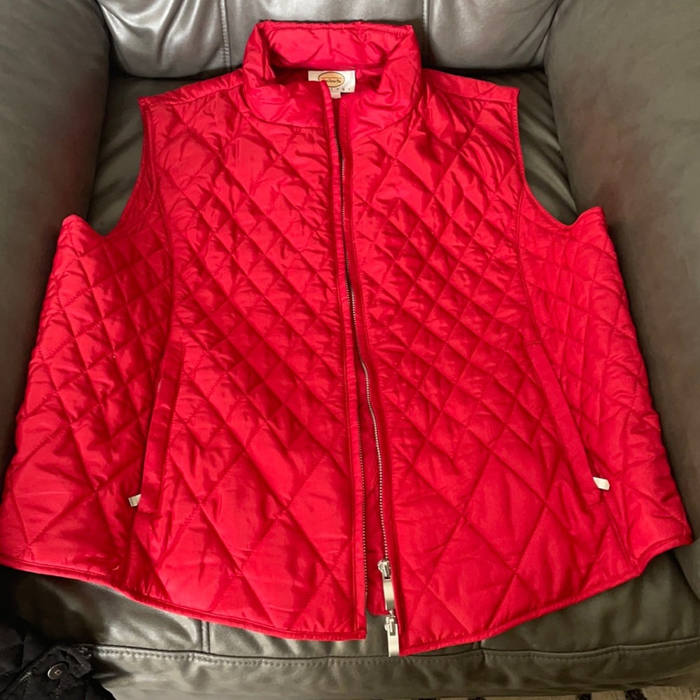 Quoted red vest Talbots size 1X in great condition silver zipper